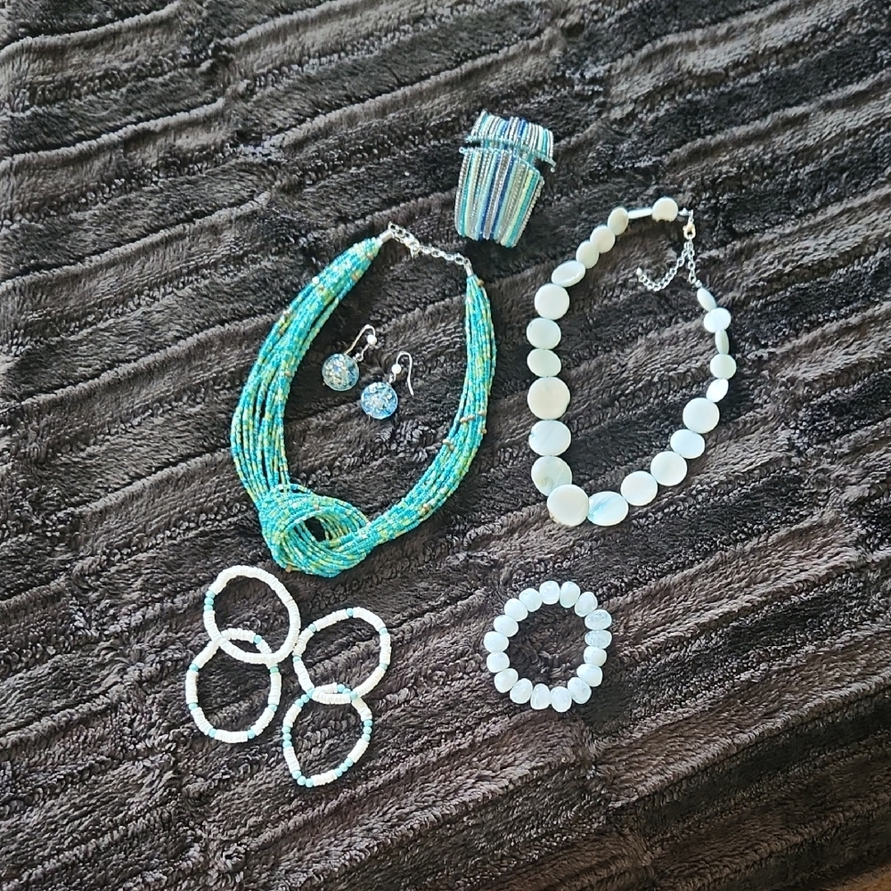GET EVERYTHING YOU SEE HERE White, Blues and Turquoise Shades Beaded Jewelry Set